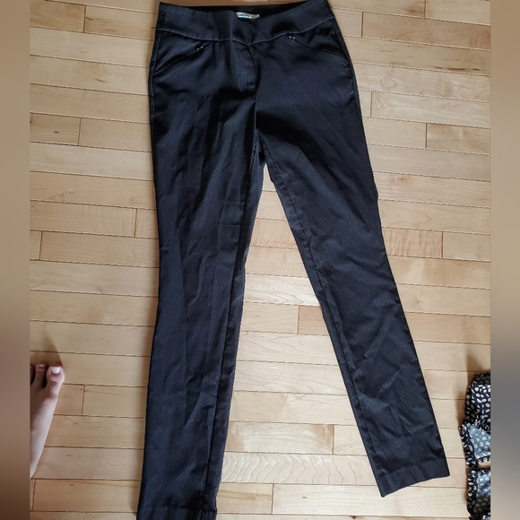 Ricki's Slim Fit pin stripe Legging size 6 - Picture 4 of 4